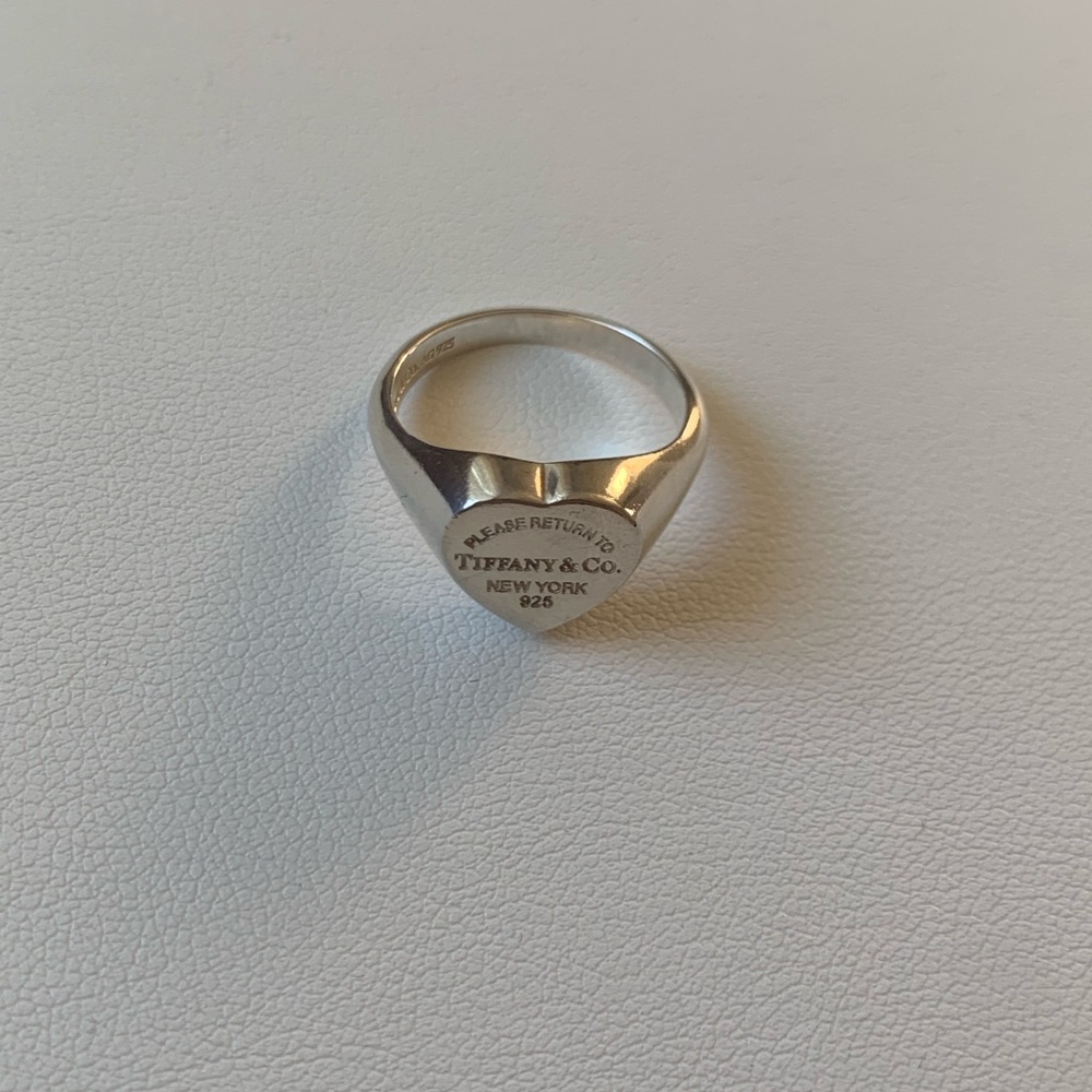 Tiffany Return to Tiffany Heart Signet ring, size 5.5